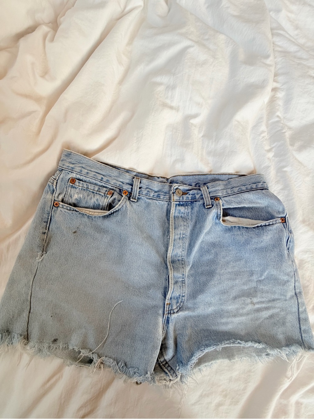 Levi’s W38 Vintage Cutoff Denim Shorts Light Wash Distressed Raw Hem